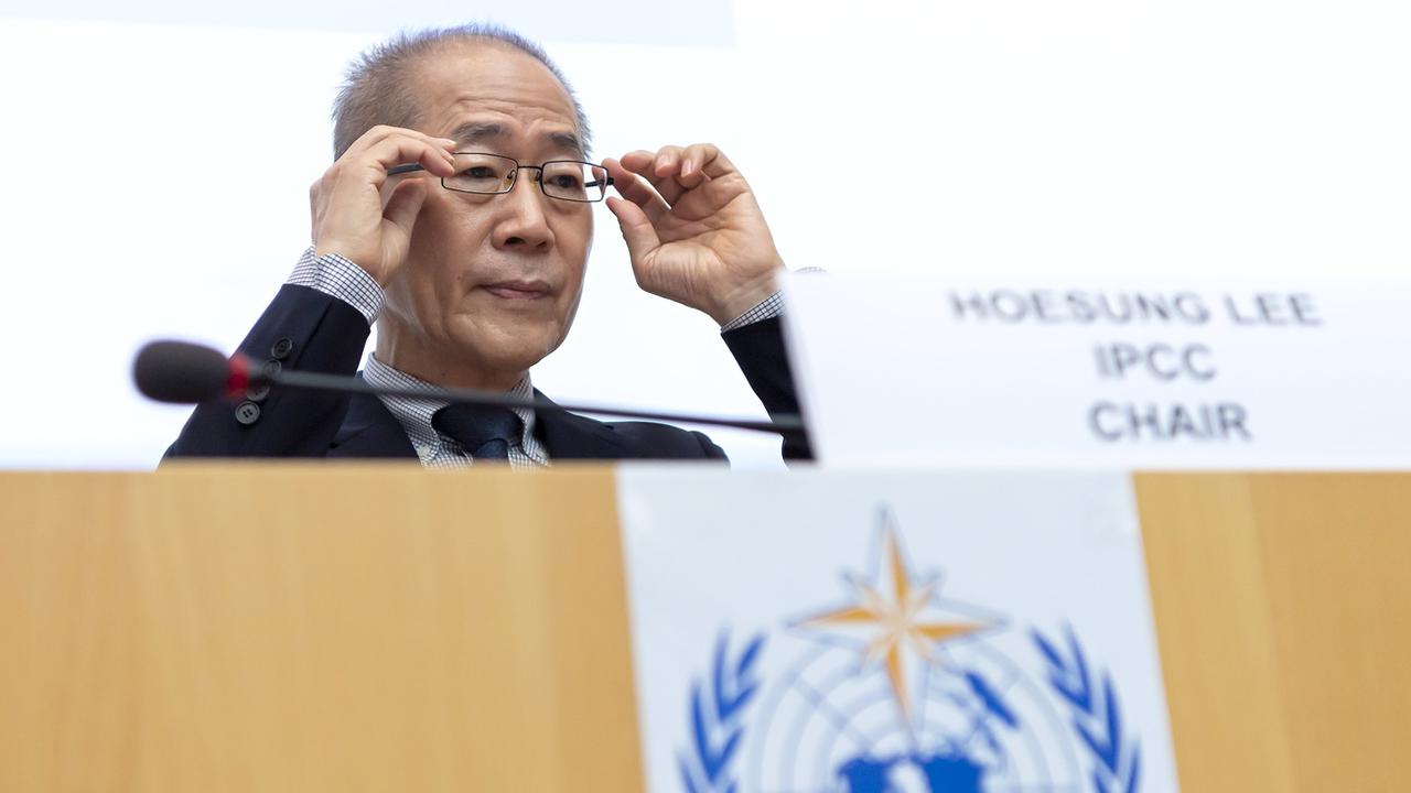 Les enjeux en matière de lutte contre le changement climatique "n'ont jamais été aussi élevés", a insisté lundi Hoesung Lee, président des experts climat de l'ONU, qui vont se pencher pendant deux semaines sur un rapport sur les impacts du réchauffement. [KEYSTONE - MARTIAL TREZZINI]