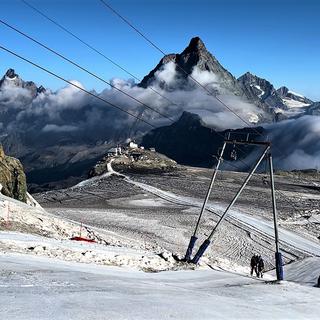 Zermatt n'a pas d'autre choix que de fermer son glacier. [RTS - Floriane Galaud]