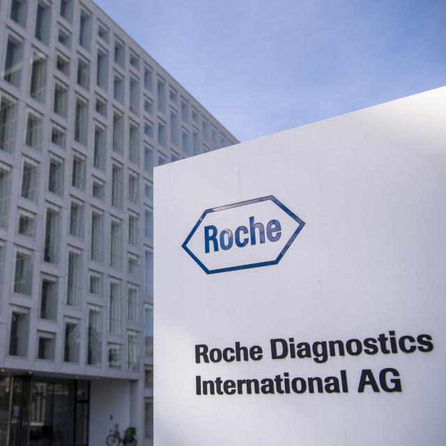 La division Diagnostics de Roche a porté les chiffres du groupe l'an dernier. [Keystone - Urs Flueeler]