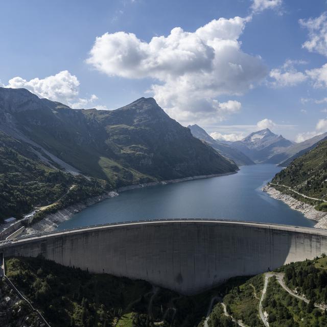 La réserve hydroélectrique voulue par le Conseil fédéral sera financée par les consommateurs. [Keystone - Gian Ehrenzeller]