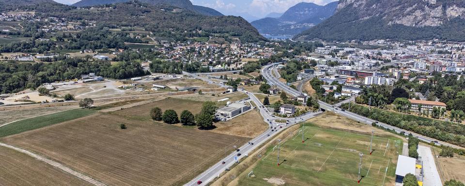 Une vue de champs près de Mendrisio (TI) le 4 août 2022. [Keystone - Ti-Press/Samuele Filippi]