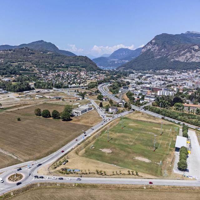 Une vue de champs près de Mendrisio (TI) le 4 août 2022. [Keystone - Ti-Press/Samuele Filippi]