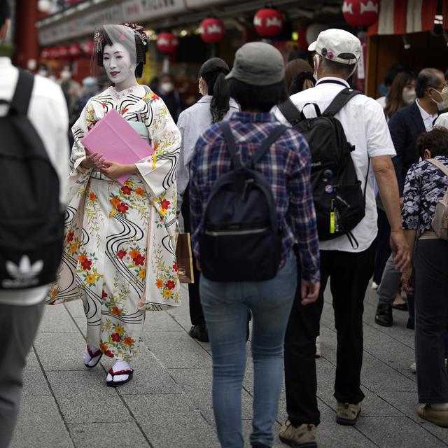 Aucun touriste étranger n'avait foulé le sol japonais depuis près de deux ans. [AP Photo - Eugene Hoshiko - Keystone]