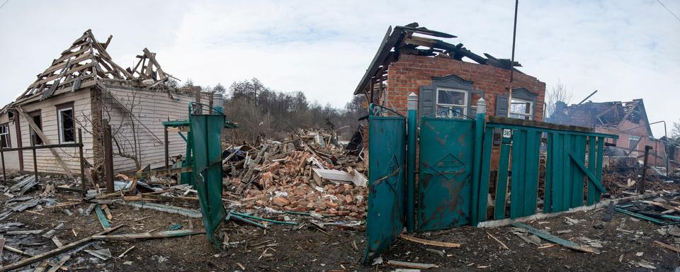 Vue sur un quartier résidentiel de la ville d'Okhtyrka touché par un bombardement aérien russe. [reuters]