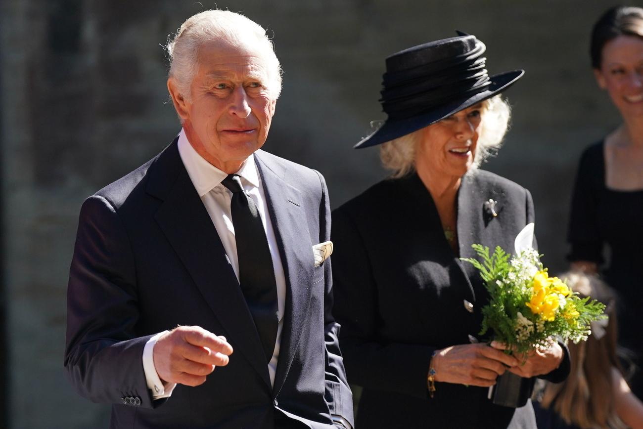 Le roi Charles III et la reine consort Camilla à Cardiff. [Keystone - Jacob King/PA via AP]