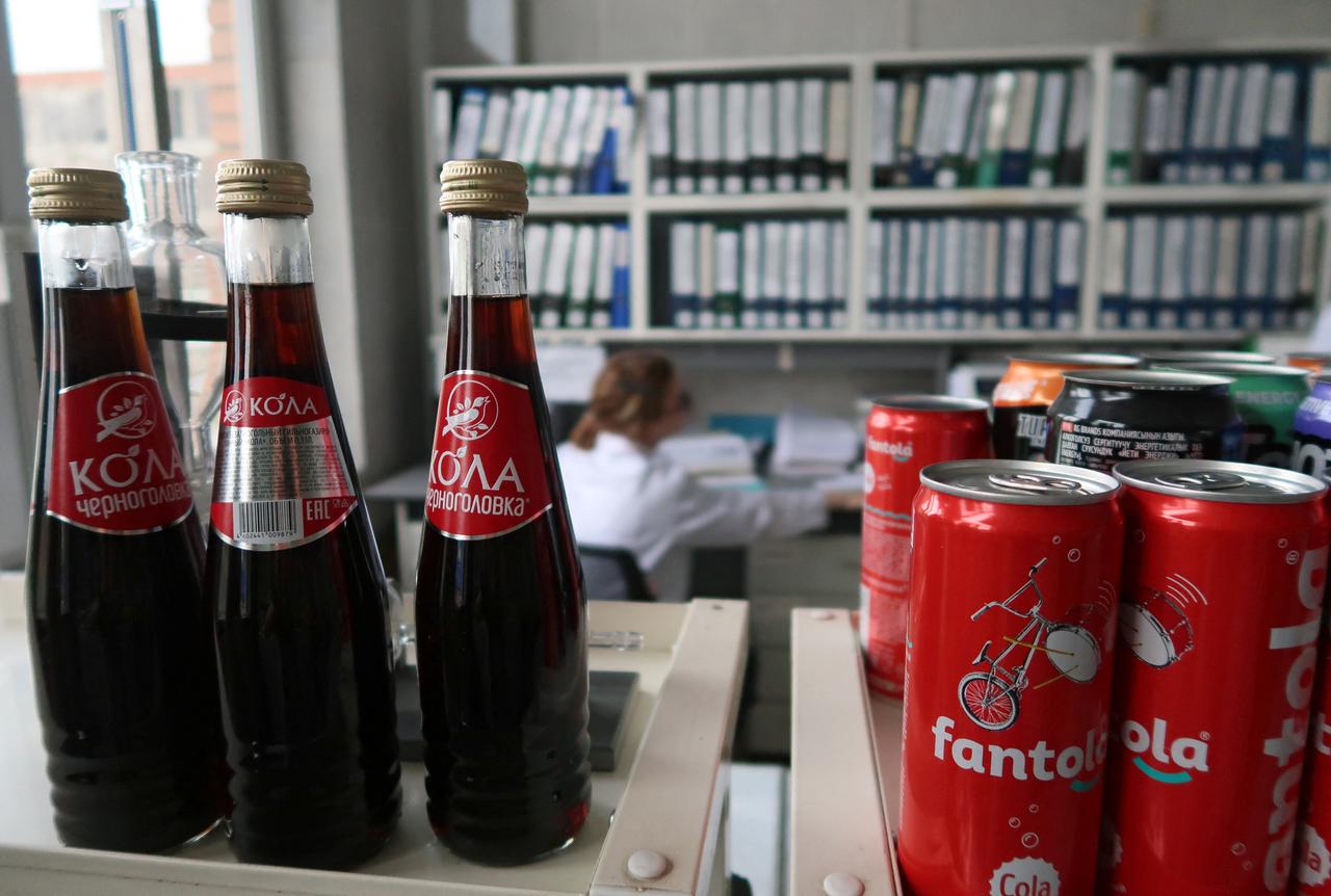 Le fabricant de sodas russe Chernogolovka profite du départ de Coca-Cola et Pepsi. [REUTERS - ALEXANDER RESHETNIKOV]