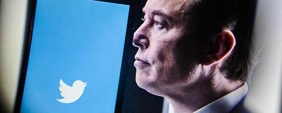 L'homme d'affaire Elon Musk pourrait racheter le réseau social Twitter pour 43 milliards de dollars. [AFP - Adrien Fillon / Hans Lucas]