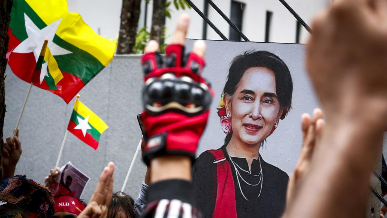 L'ancienne dirigeante birmane Aung San Suu Kyi condamnée à 6 ans de prison pour corruption. [KEYSTONE - DIEGO AZUBEL]