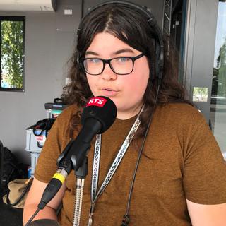 Lillia Barbey, jeune auditrice reporter dans Les bonnes ondes le 20.07.2022. [RTS - Yves-Alain Cornu]