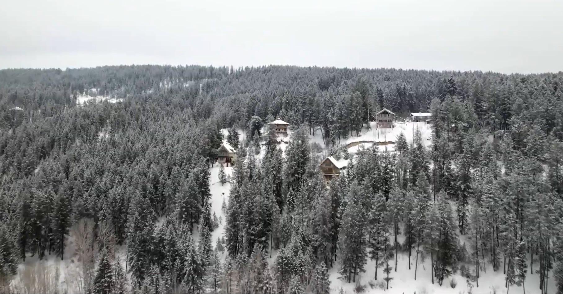 Vue aérienne de l'Edelweiss Village. [RTS]
