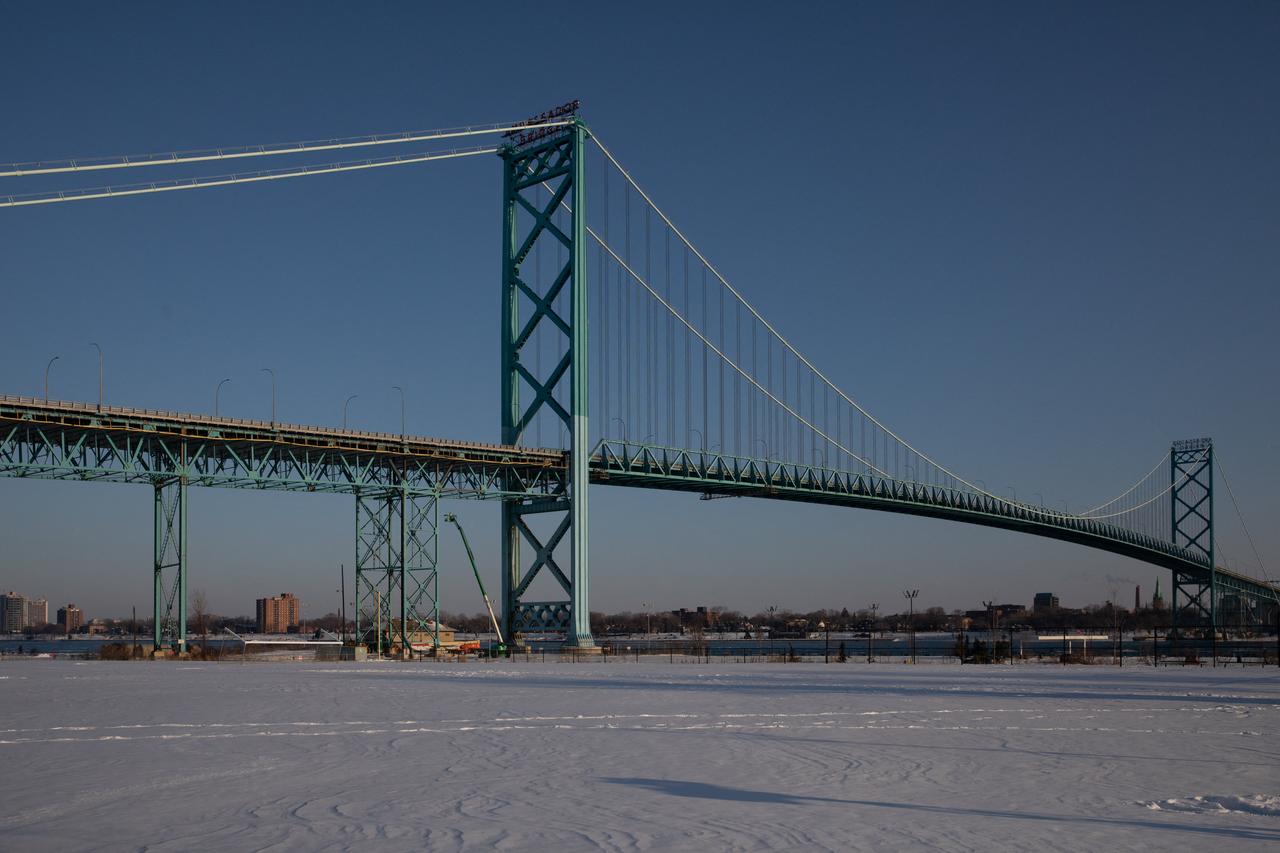 Le pont Ambassador relie l'Ontario à Detroit, aux Etats-Unis. [GETTY IMAGES VIA AFP - EMILY ELCONIN]