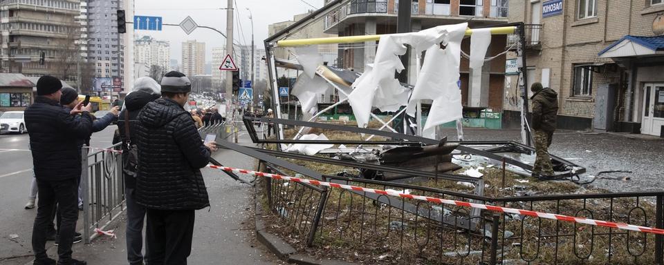 Les bombardements russes en Ukraine ont fait de nombreux dégâts. [Keystone - Mikhail Palinchak/AP Photo]