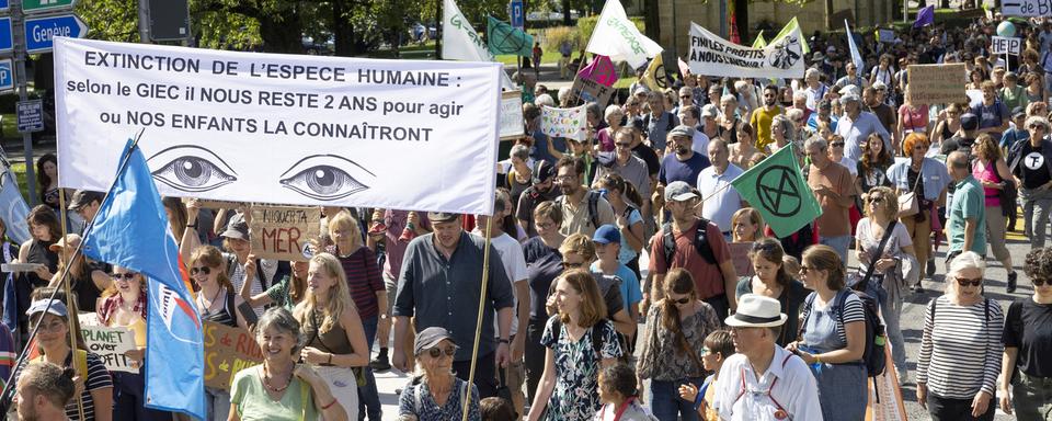 Une marche en faveur du climat à Lausanne (VD), le 3 septembre 2022. [Keystone - Salvatore Di Nolfi]