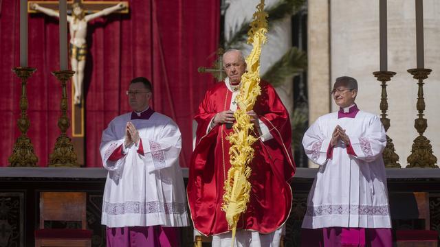 Le pape Francis célèbrant la messe des Rameaux, le 10 avril 2022 à Rome. [AP/Keystone - Gregorio Borgia)]