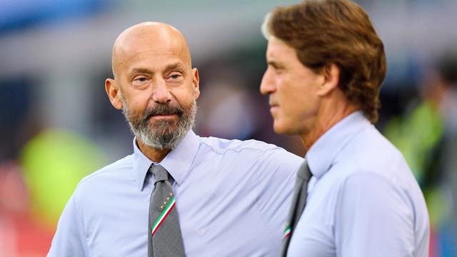 Gianluca Vialli, chef de la délégation d'une équipe d'Italie conduite par son grand ami Roberto Mancini. Les deux hommes ont enlevé l'Euro 2020.