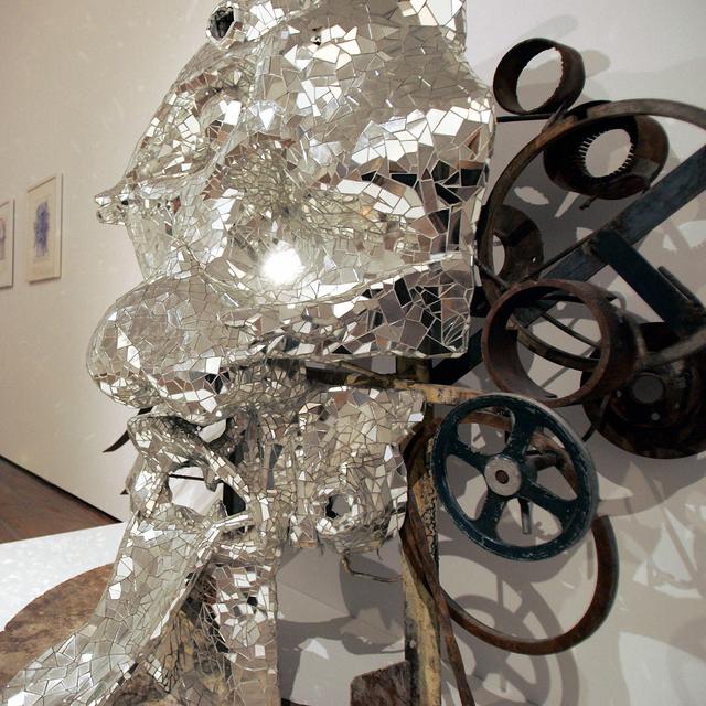 Modèle réduit de l'oeuvre de Jean Tinguely "Le Cyclop", [AFP - JOHN MACDOUGALL]