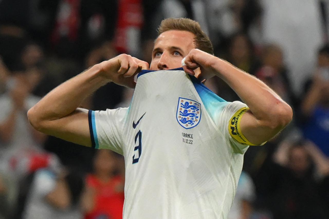 Harry Kane n'en croit pas ses yeux après son penalty manqué. [Paul Ellis]