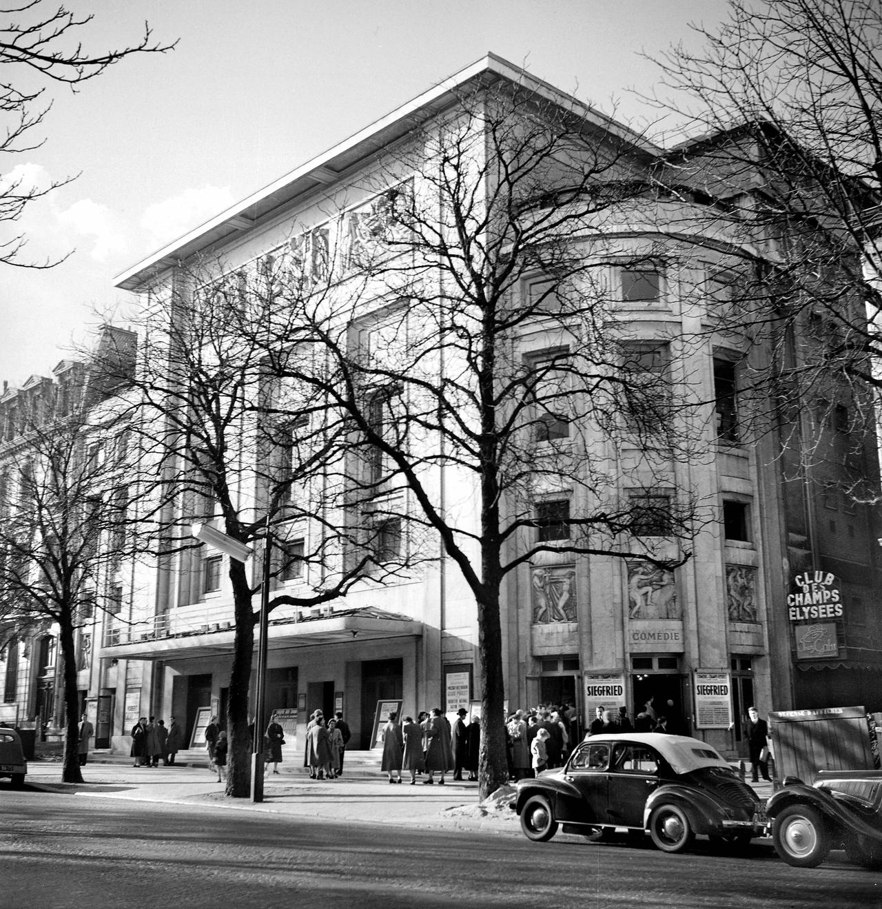 Le théâtre des Champs-Elysées en 1952. [AFP - Roger-Viollet]