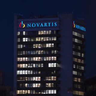 Hausse de 9% du bénéfice de Novartis au quatrième trimestre 2021. [KEYSTONE - GEORGIOS KEFALAS]