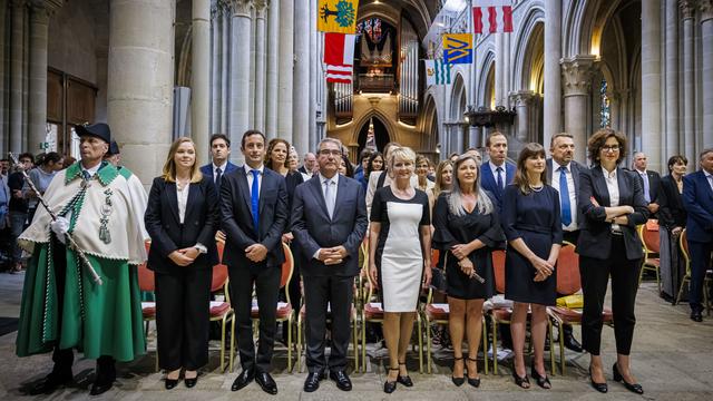 Les nouvelles autorités vaudoises ont été assermentées mardi à la cathédrale de Lausanne. Environ 1000 personnes ont assisté à la cérémonie, durant laquelle les sept conseillers d'Etat et les députés du Grand Conseil ont promis loyauté et probité envers leur canton. [Keystone - Valentin Flauraud]