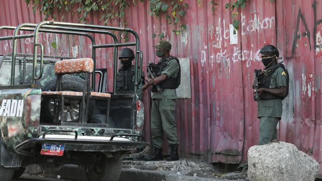 Deux journalistes haïtiens ont été assassinés jeudi par un gang en périphérie de la capitale Port-au-Prince. Il s'agit d'une nouvelle illustration du chaos sécuritaire dans lequel est plongé Haïti, six mois après l'assassinat du président Jovenel Moïse. [REUTERS - RALPH TEDY EROL]