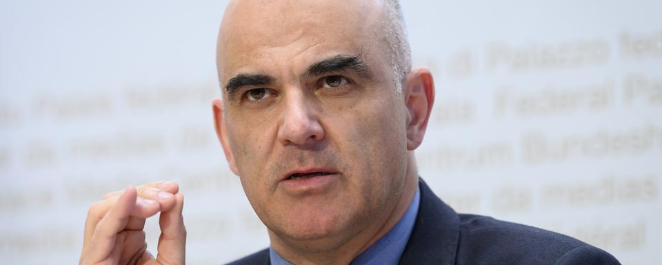 Alain Berset pourrait annoncer des assouplissements ce mercredi [Keystone - Anthony Anex]