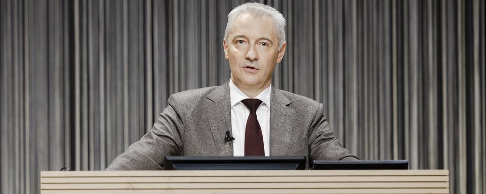 Fabrice Zumbrunnen, CEO de Migros, s'exprime lors de la conférence de presse de Migros le 29 mai 2022 à Zurich. [KEYSTONE - Michael Buholzer]