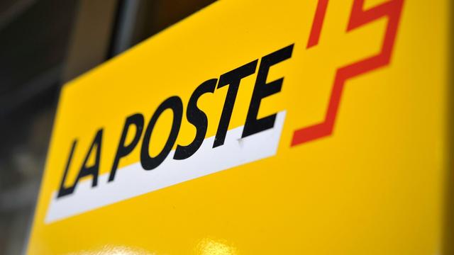 L'Usam estime que de nombreuses pratiques commerciales de La Poste ne sont pas liées à ses mandats de prestation. [Keystone - Dominic Favre]