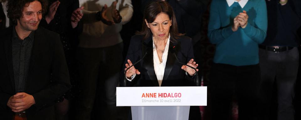 Anne Hidalgo devant ses partisans, dimanche soir 10.04.2022. [AFP - Thomas Coex]