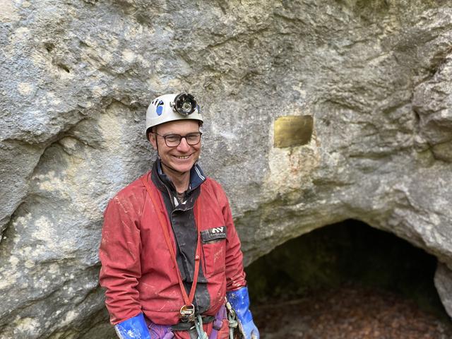 Pierre-Yves Jeannin, hydrogéologue et directeur de l'Institut suisse de spéléologie et de karstologie. [RTS - 15 Minutes]