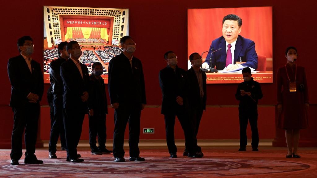 Des visiteurs au centre des expositions de Pékin avant la réunion du 20e Congrès du Parti communiste chinois, 12 octobre 2022 [AFP - Noel Celis]