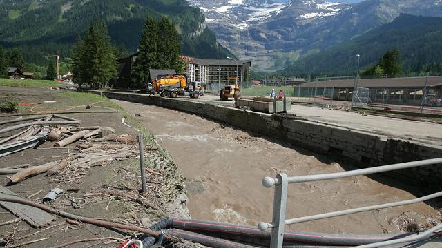 En 2005, un violent orage avait provoqué le débordement de La Grande Eau aux Diablerets (VD). [Keystone - Olivier Maire]