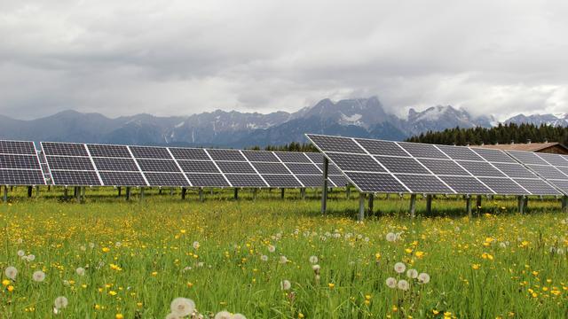 Les panneaux solaires en Suisse. [Depositphotos - Senohrabek]