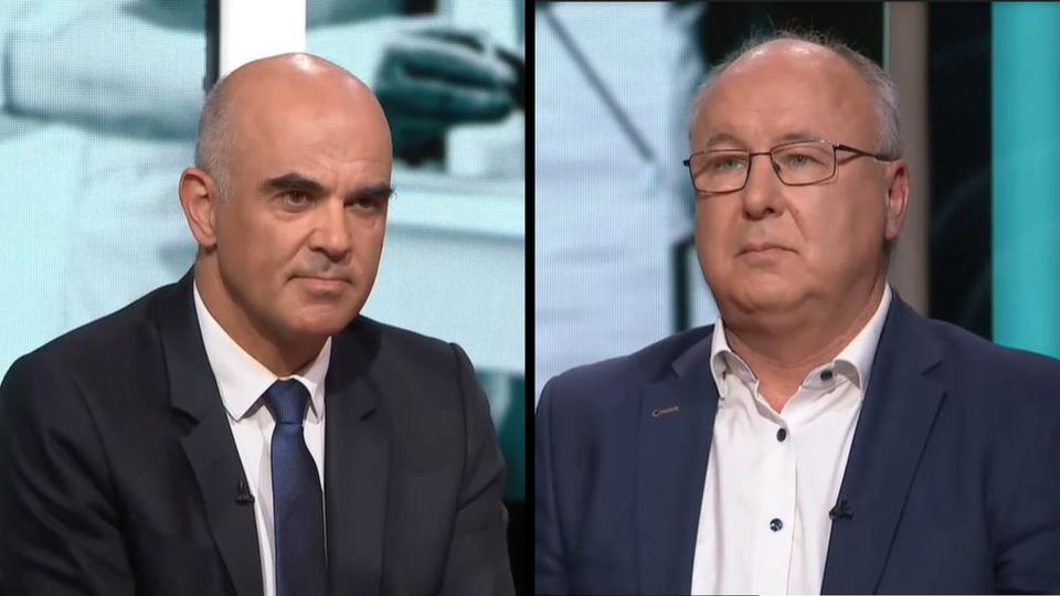 Alain Berset et Pierre-Yves Maillard sur le plateau d'Infrarouge. [RTS - Infrarouge]