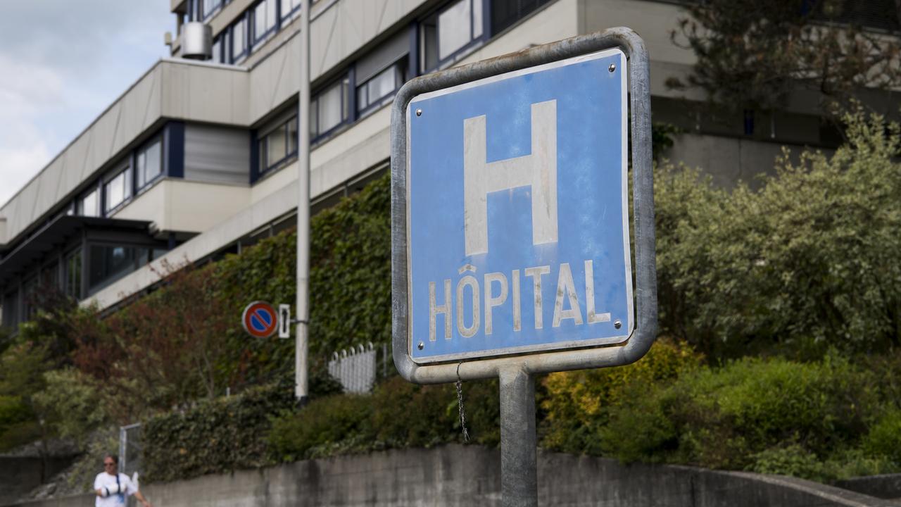 Le Jura dispose d'une nouvelle liste des hôpitaux dans les soins du corps. Vue de l'hôpital de Moutier. [Keystone - Jean-Christophe Bott]