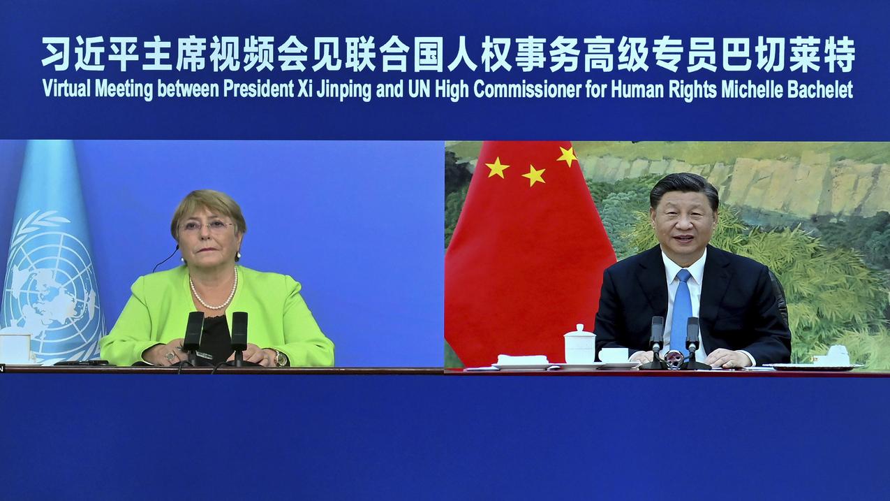 Les seules images de la visioconférence entre Michelle Bachelet et Xi Jinping. [Keystone - Yue Yuewei/Xinhua via AP]