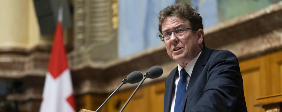 Albert Rösti s'exprime au Parlement fédéral le lundi 26 septembre 2022. [Keystone - Peter Klaunzer]