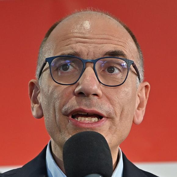 Enrico Letta lors d'un rassemblement électoral à Turin le 10 septembre 2022. [Keystone - EPA/Alessandro Di Marco]