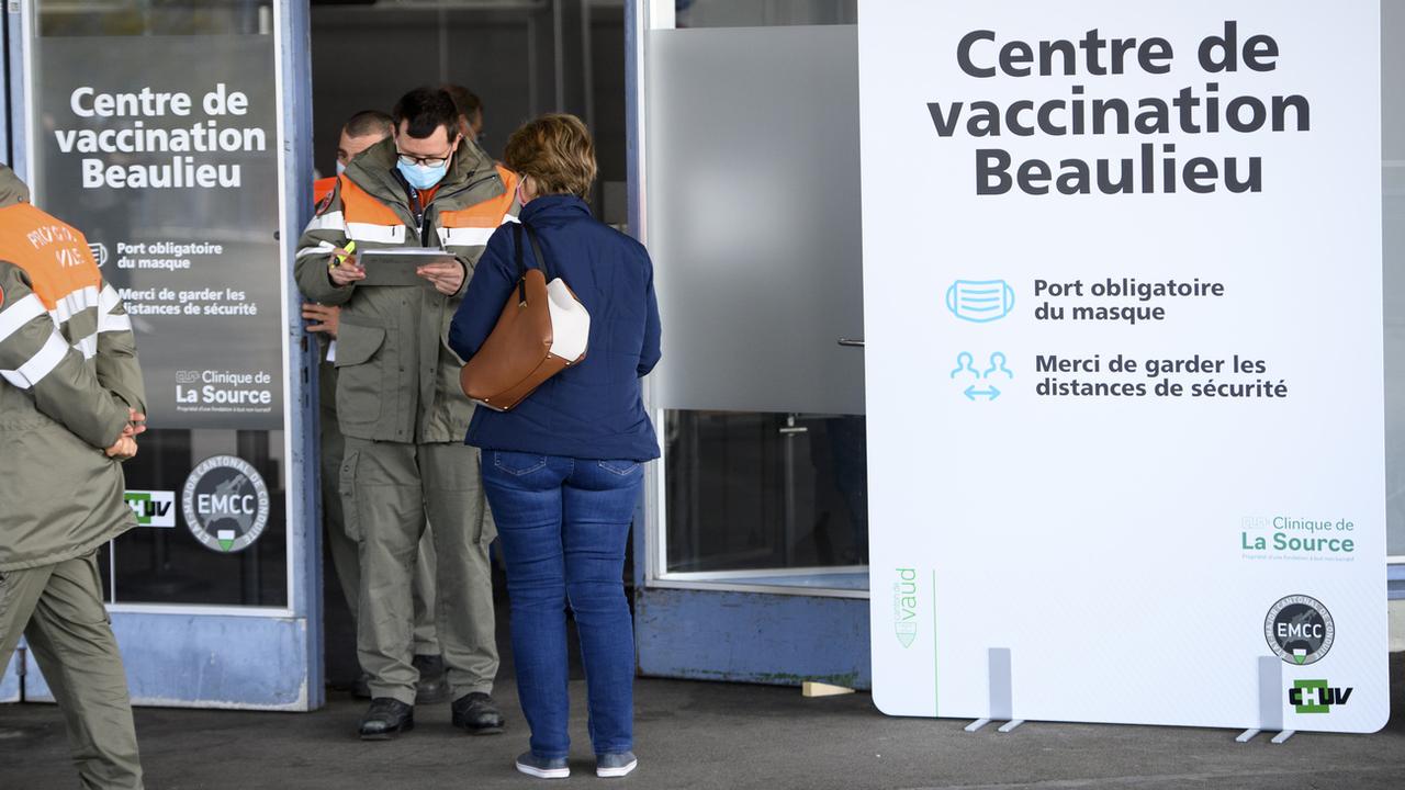 Le centre de vaccination de Beaulieu à Lausanne, le 19 avril 2021. [Keystone - Laurent Gilliéron]