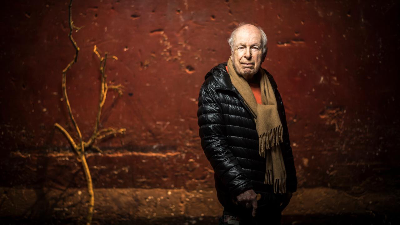 Le metteur en scène britannique Peter Brook, photographié ici aux Bouffes du Nord à Paris en février 2018. [AFP - Lionel Bonaventure]