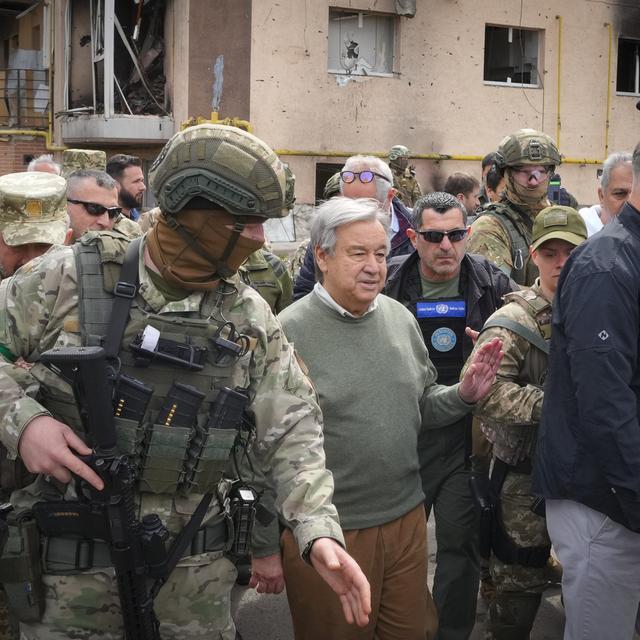 Le secrétaire général de l’ONU Antonio Guterres s'est rendu pour la première fois en Ukraine depuis le début du conflit. [Keystone - AP Photo/Efrem Lukatsky]