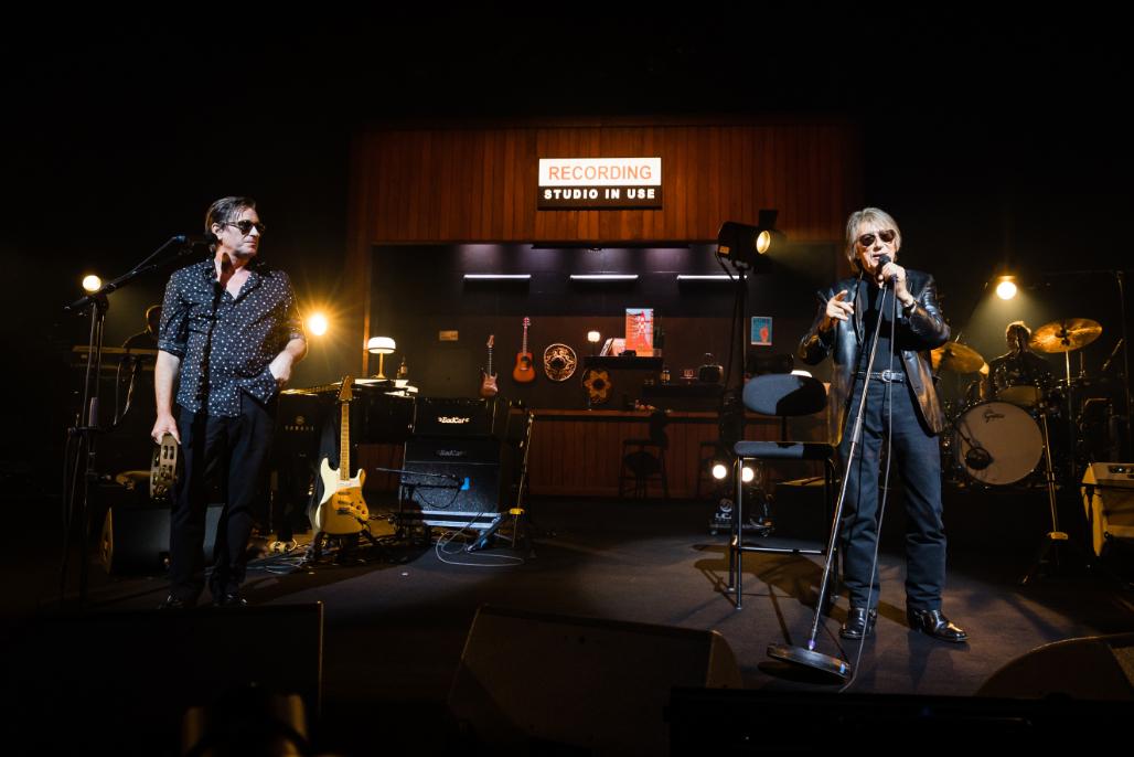 Thomas et Jacques Dutronc sur la scène de l'auditorium Stravinski au Montreux Jazz Festival, le 8 juillet 2022. [FFJM 2022 - Marc Ducrest]