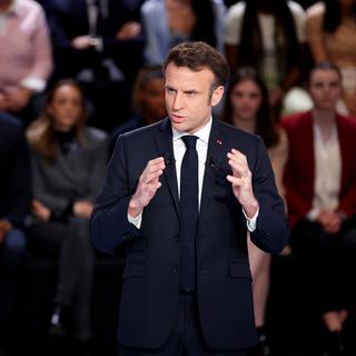 Emmanuel Macron, le 14 mars 2022, lors d'un passage sur TF1. [EPA/Keystone - Ludovic Marin]