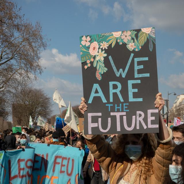 Des jeunes lors d'une manifestation à Paris. [afp - Edouard Monfrais / Hans Lucas]