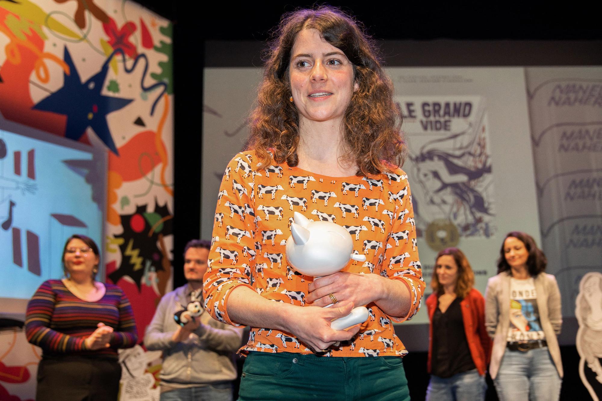 L'auteure de BD Léa Murawiec a reçu le Prix Fauve pour "Le grand vide" lors du festival d'Angoulême 2022. [AFP - Yohan Bonnet]