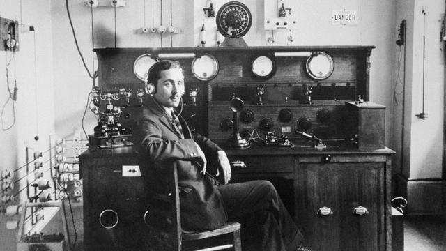 SCHWEIZ RADIO SENDER CHAMP-DE-L'AIR 1922. [Keystone - Str]