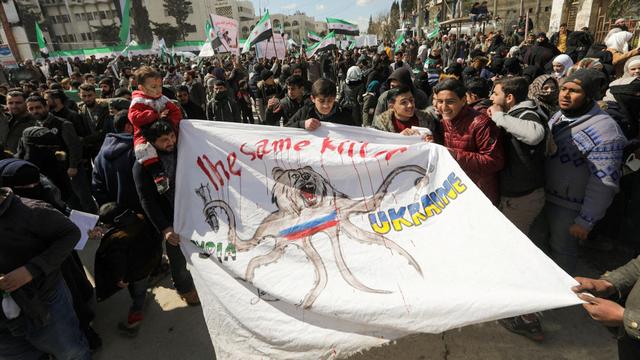 L'Ukraine était en bonne place dans la manifestation à Idleb, en Syrie, 15.03.2022. [Reuters - Khalil Ashawi]