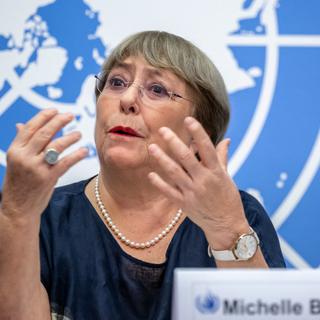 Michelle Bachelet devant la presse à Genève, 25.08.2022. [AFP - Fabrice Coffrini]