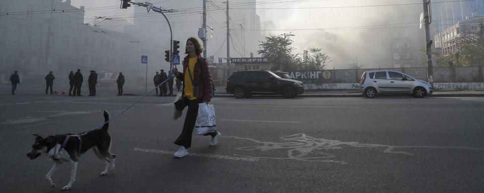 A Kiev, les habitants se sont habitués à vivre sous les bombes. [Keystone/EPA - Sergey Dolzhenko]