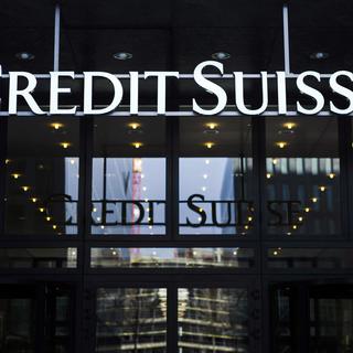 Le logo de la banque suisse Credit Suisse sur un bâtiment à Zurich Oerlikon, le jeudi 10 mars 2022 à Zurich. [KEYSTONE - Michael Buholzer]